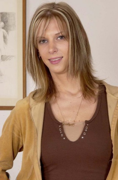 Skinny teen Brooke reveals her thin body, spreading to masturbate bald pussy