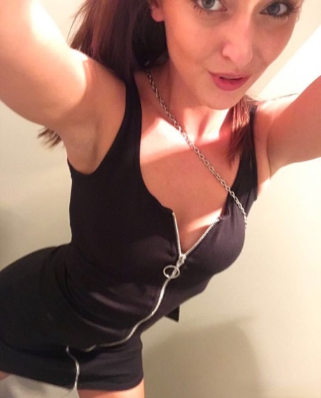 Hot solo girl takes mirror selfies to add to her dating profile