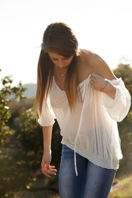 Alluring teen in jeans Gracie Thibble flashes her juicy natural tits outdoors