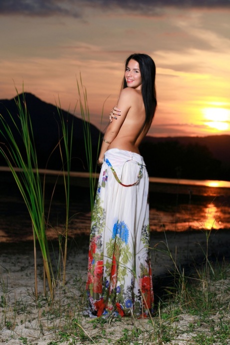 Met Art performed by Lola Marron Nude Photos