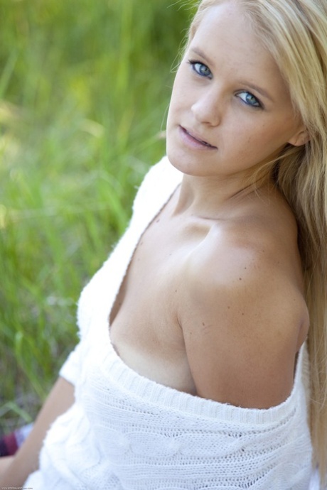 Errotica Archives starring Marie XXX Pics