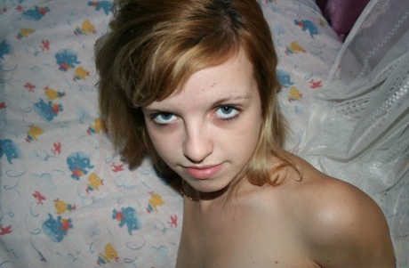 Amateur girlfriend Simona fucks her boyfriend Alex's dick in POV