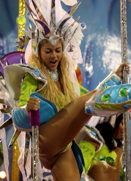 Alluring Latinas in sexy costumes expose their hot curves at the Rio Carnival