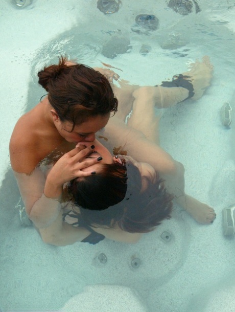 Water Bondage performed by Annie Cruz, Satine Phoenix Sex Pictures