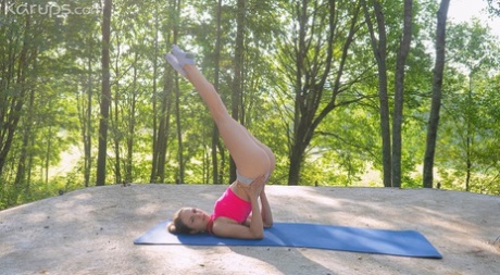 Cute teen gets her twat banged by her trainer after exercising on a yoga mat