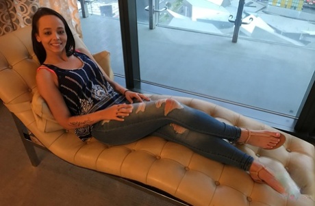 Colombian girlfriend Emily Cash flaunts her sexy feet in her solo compilation