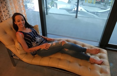 Colombian girlfriend Emily Cash flaunts her sexy feet in her solo compilation
