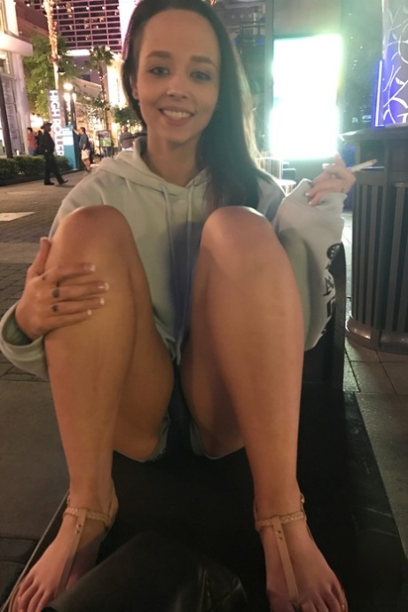 Colombian girlfriend Emily Cash flaunts her sexy feet in her solo compilation
