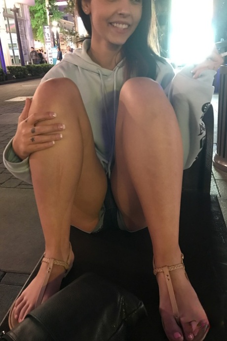 Colombian girlfriend Emily Cash flaunts her sexy feet in her solo compilation