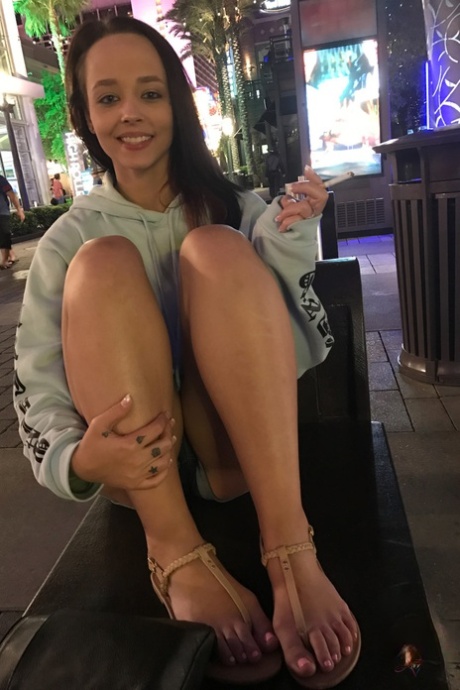 Colombian girlfriend Emily Cash flaunts her sexy feet in her solo compilation