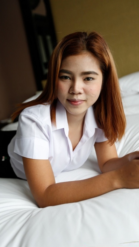 Thai schoolgirl Apple B gets fucked in missionary & doggystyle sex positions