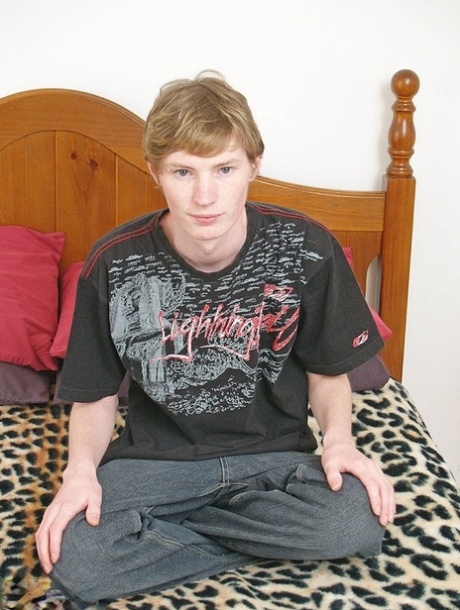 Blonde twink Jackson C displays his big ass & sexy feet before masturbating