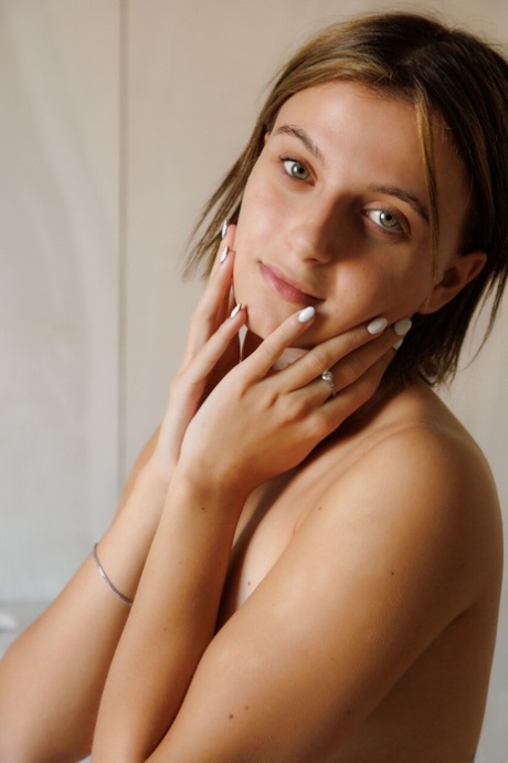 Met Art featuring Zoelie Nude Pictures