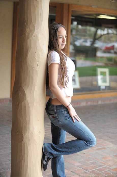 Amateur stunner in tight jeans Carina flashes her natural tits in public