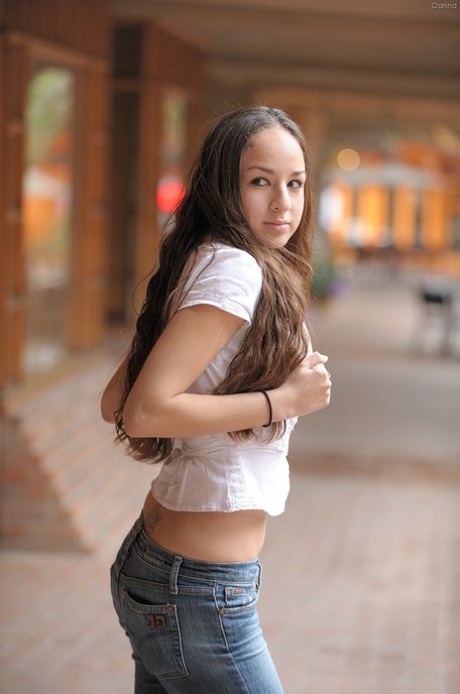 Amateur stunner in tight jeans Carina flashes her natural tits in public